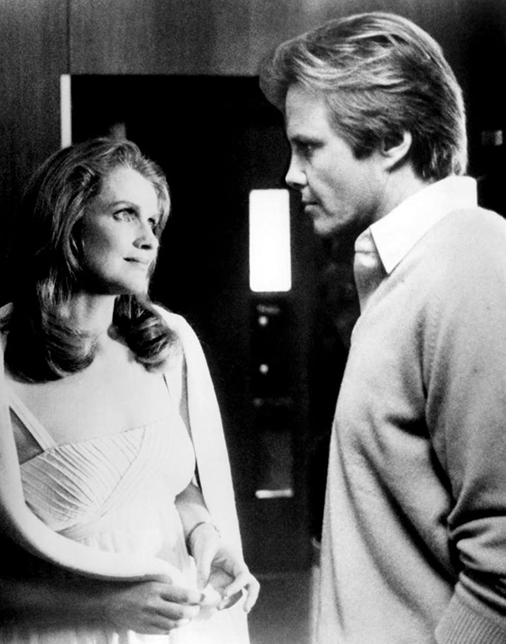 5人のテーブルの画像