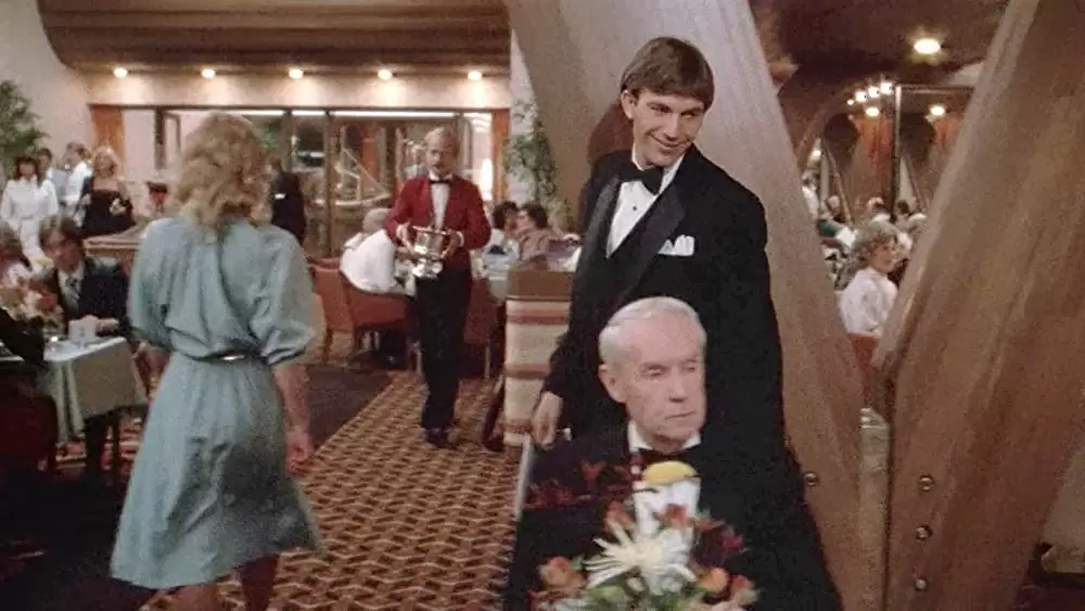 「5人のテーブル」ケビン・コスナーの画像