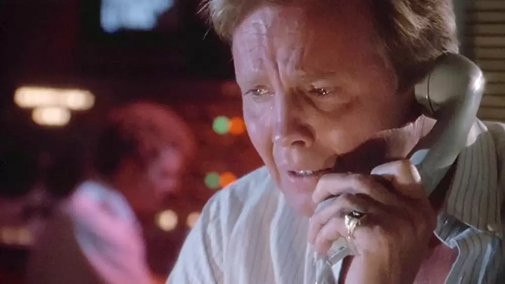 5人のテーブルの画像