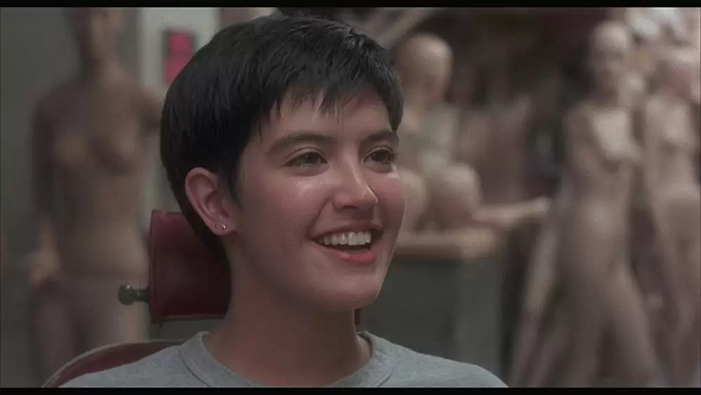 「再会の街／ブライトライツ・ビッグシティ」フィービー・ケイツの画像