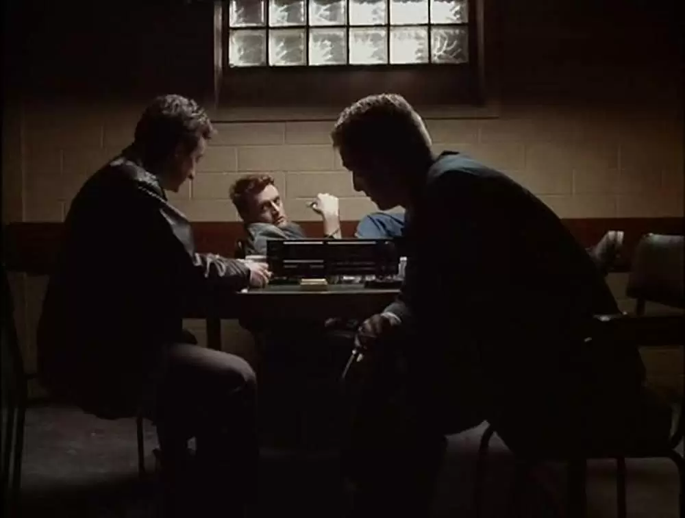 アンダーフィールドの画像