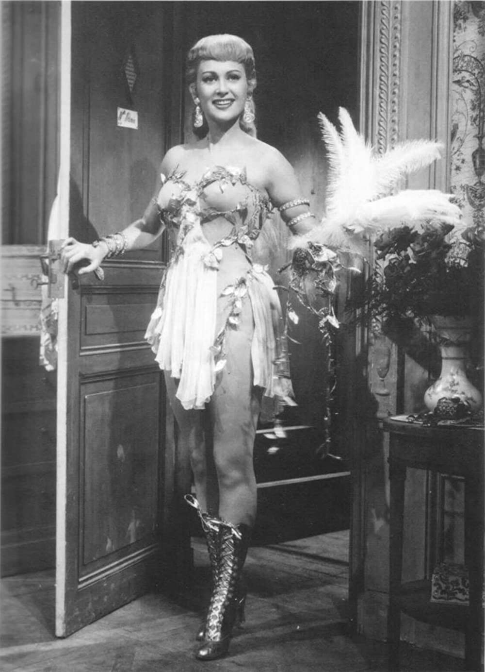 女優ナナの画像