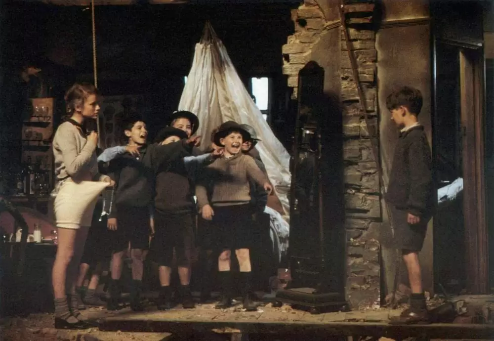 戦場の小さな天使たちの画像