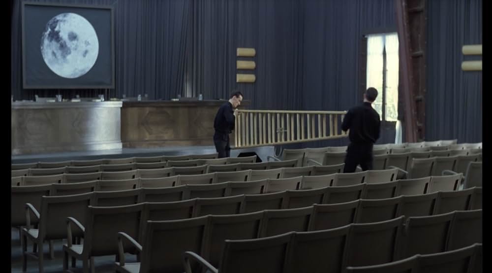 月の子どもの画像