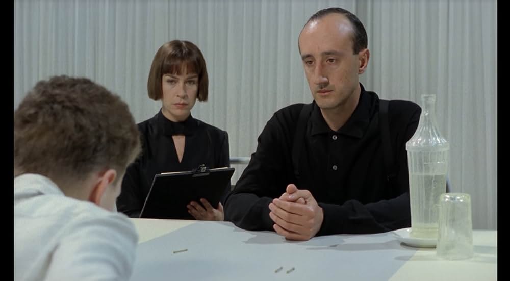 月の子どもの画像