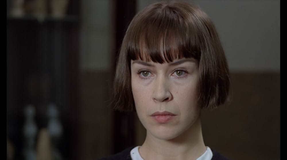 月の子どもの写真