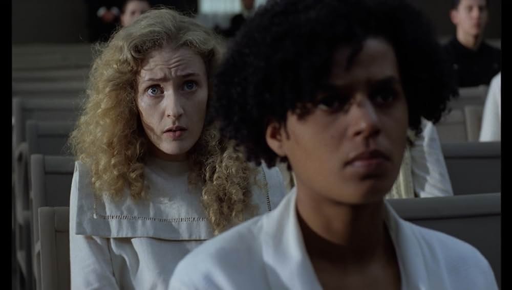 月の子どもの画像