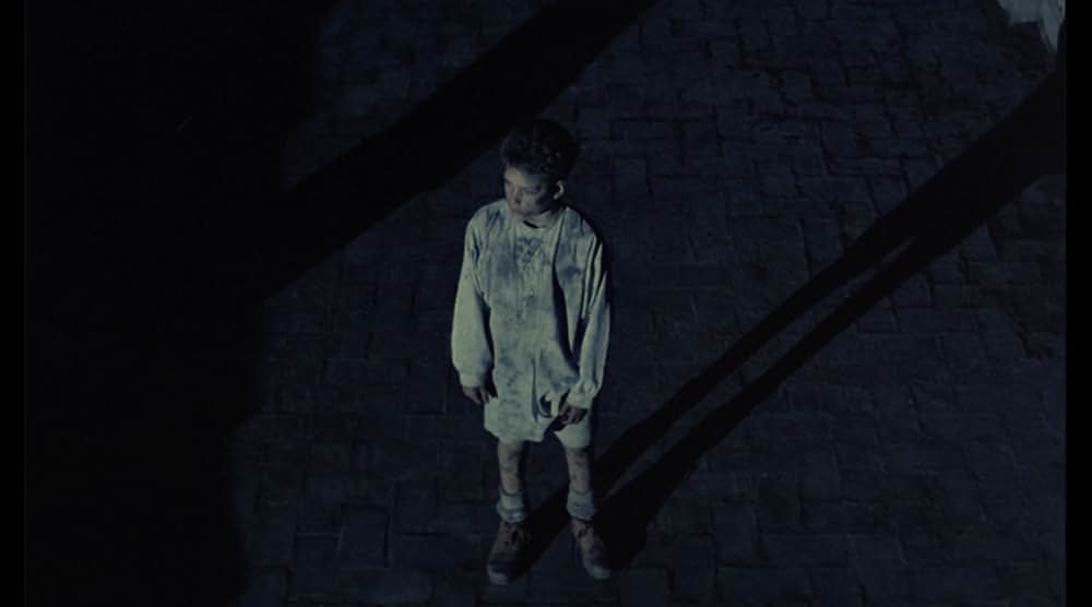 月の子どもの画像