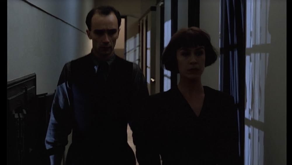 月の子どもの画像