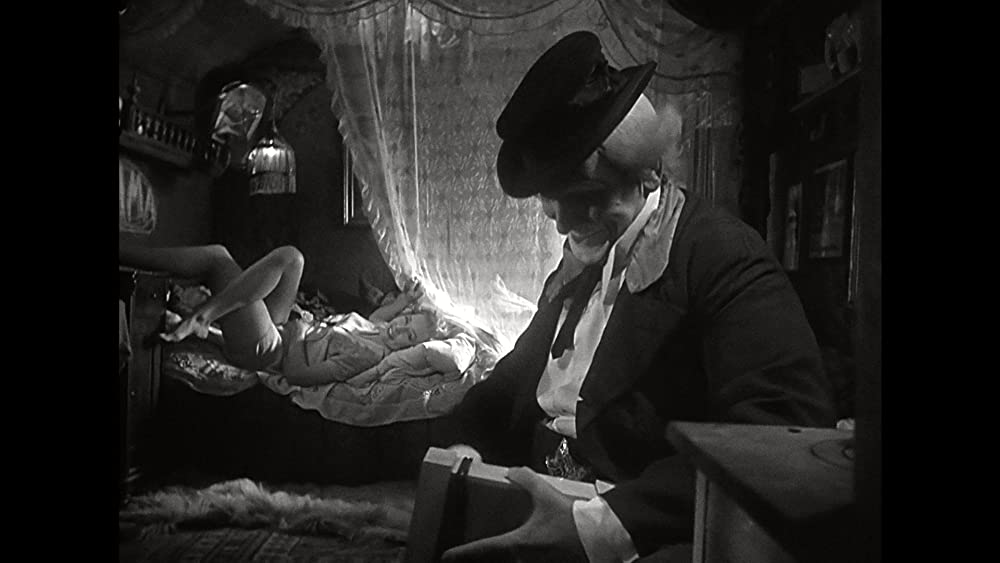 綱渡りの男の画像