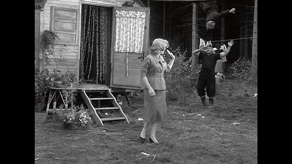 綱渡りの男の画像