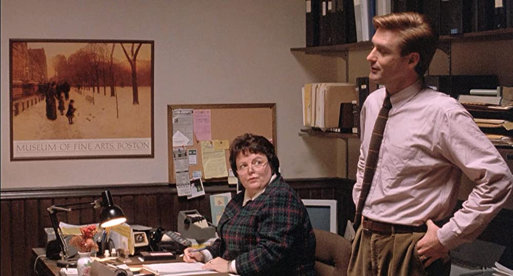 冷たい月を抱く女の画像