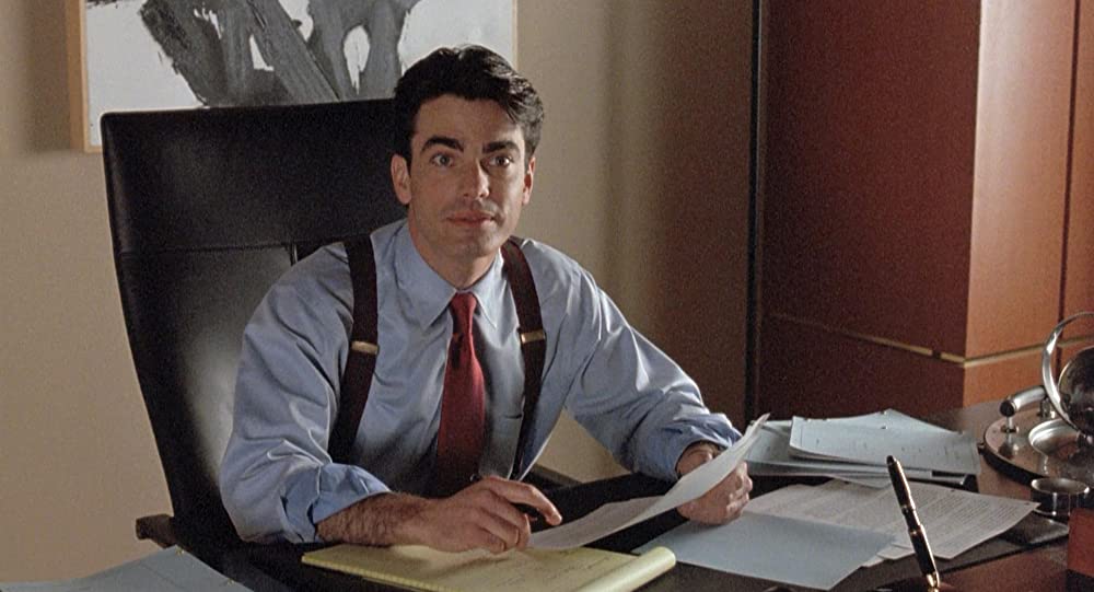 冷たい月を抱く女の画像