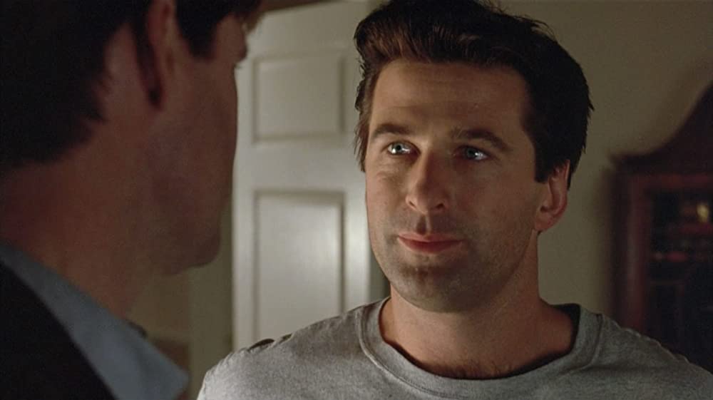 冷たい月を抱く女の画像