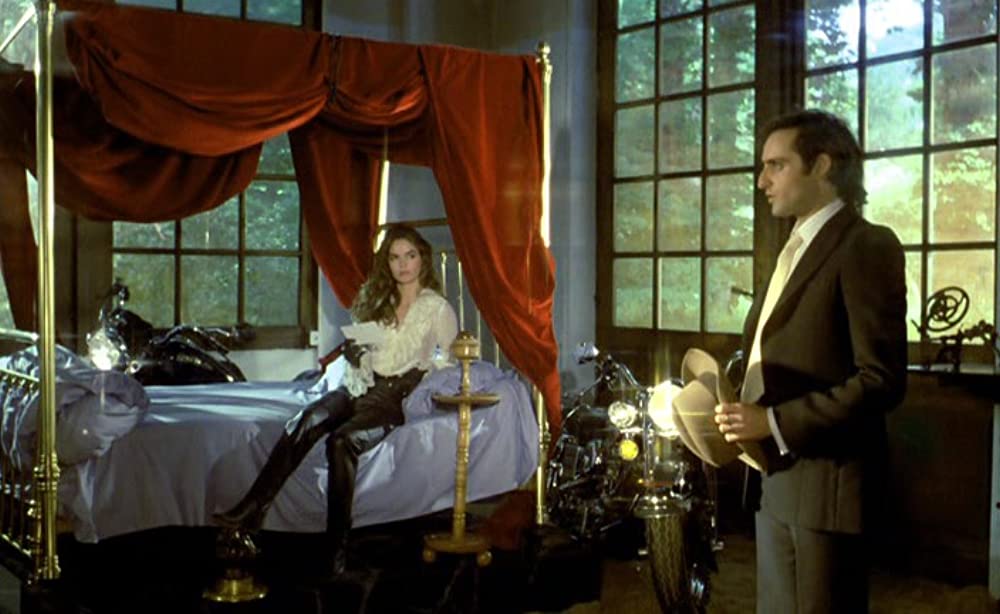 囚われの美女の画像