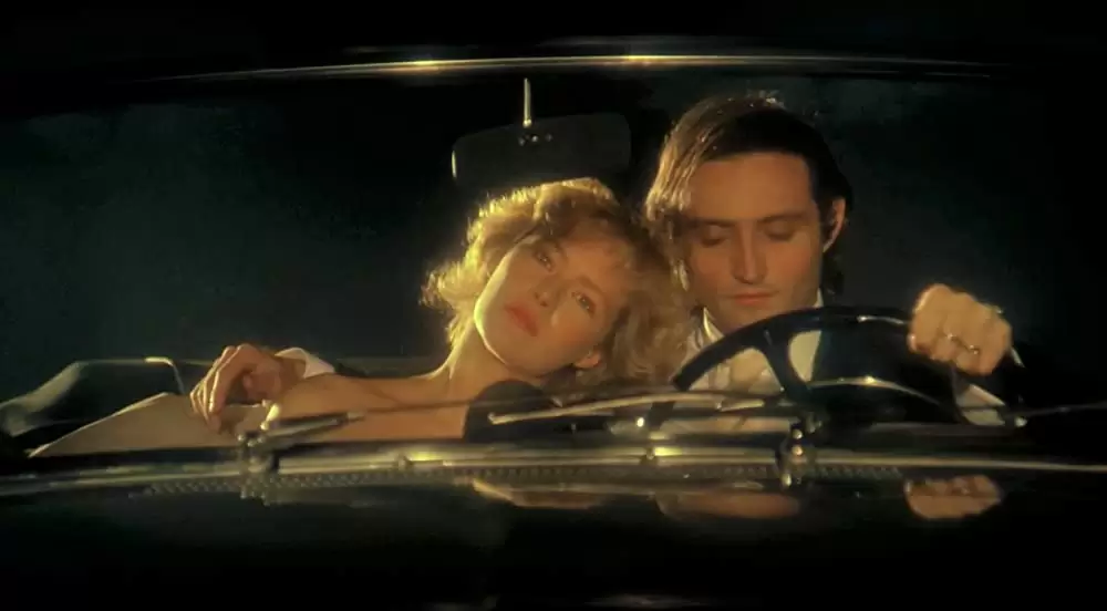 囚われの美女の画像