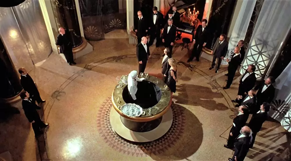 囚われの美女の画像