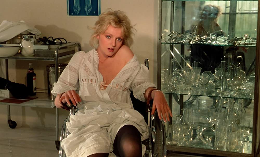 囚われの美女の画像