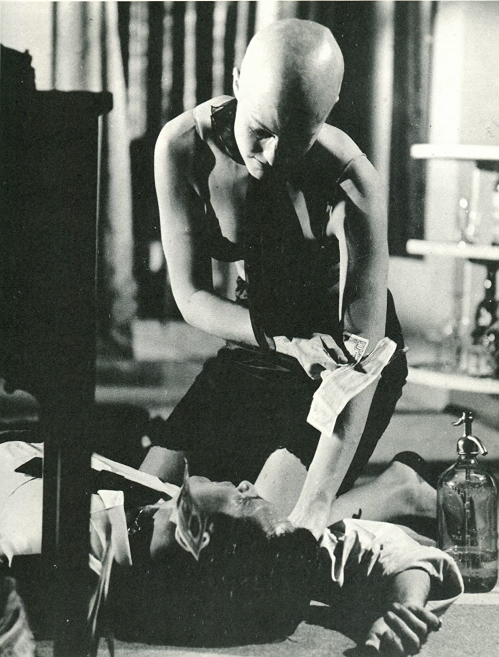 裸のキッスの画像