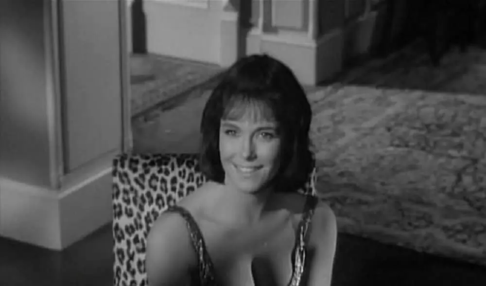 「裸のキッス」マリー・デュヴルーの画像