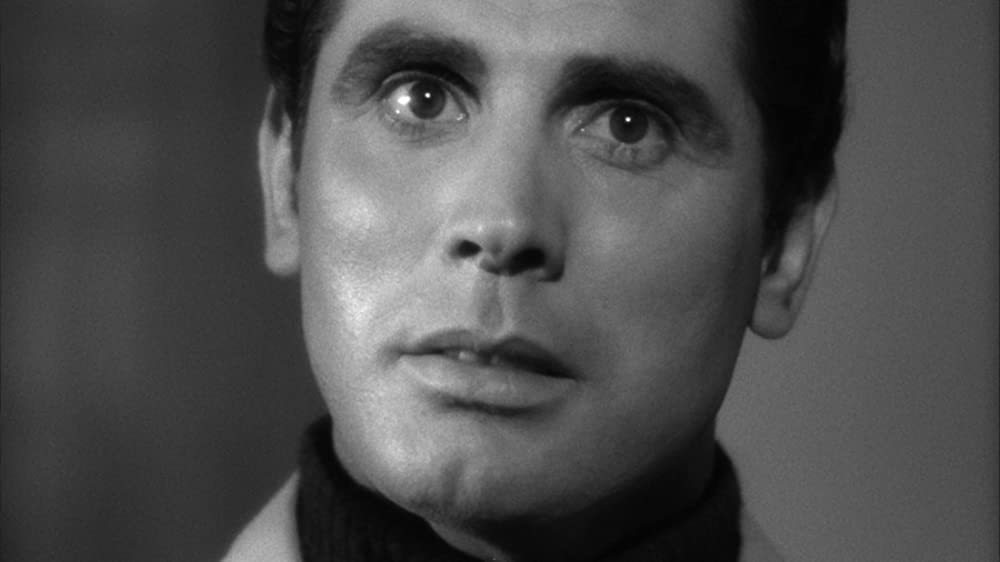 裸のキッスの画像