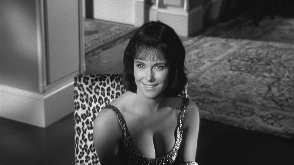 裸のキッスの画像