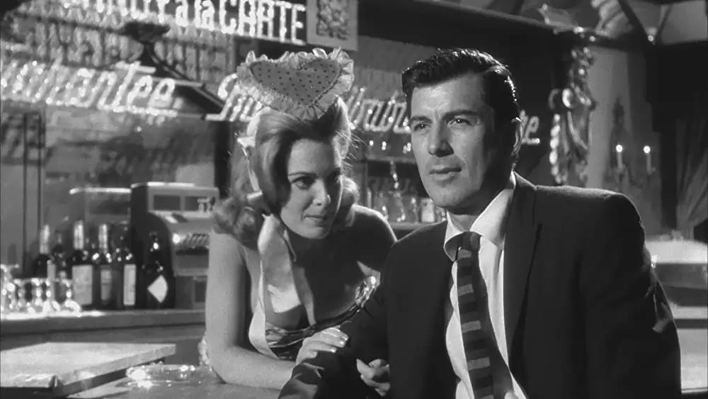 裸のキッスの画像