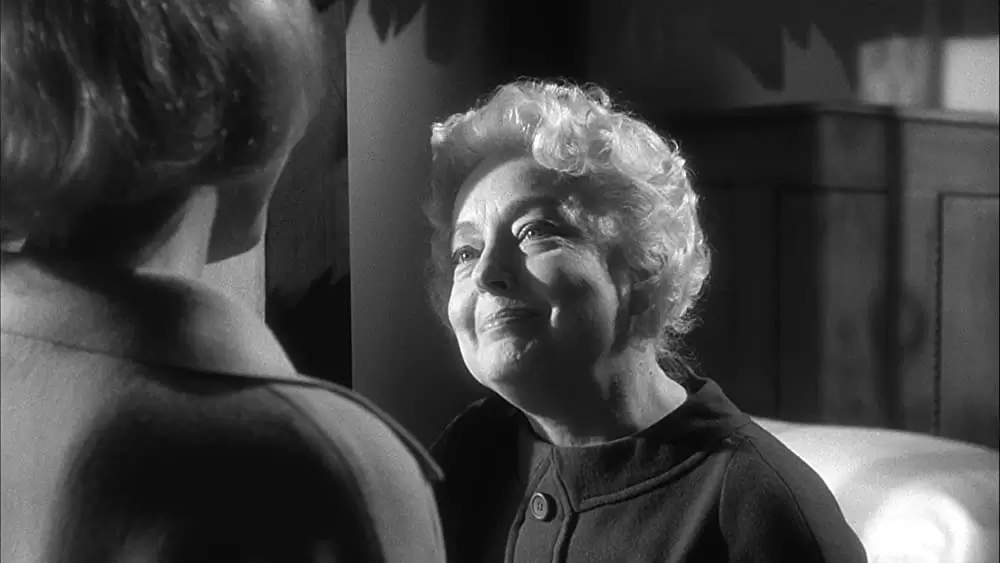 裸のキッスの画像