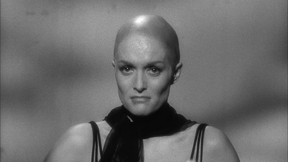 裸のキッスの画像