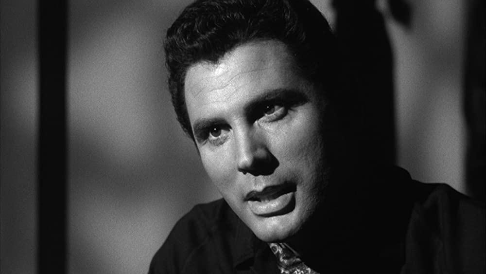 裸のキッスの画像