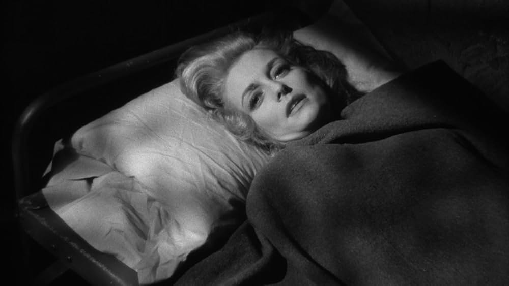 裸のキッスの画像