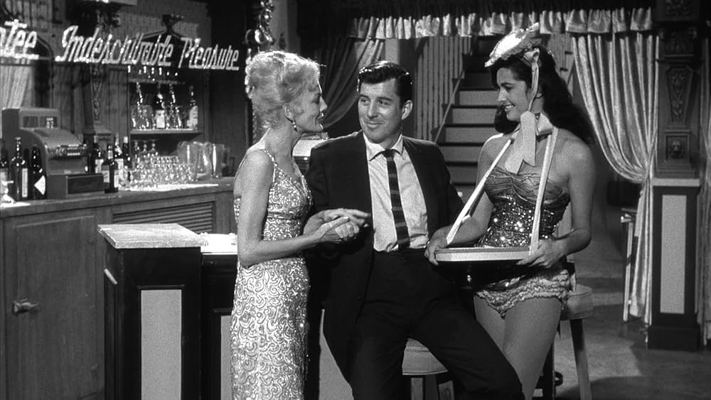 裸のキッスの画像