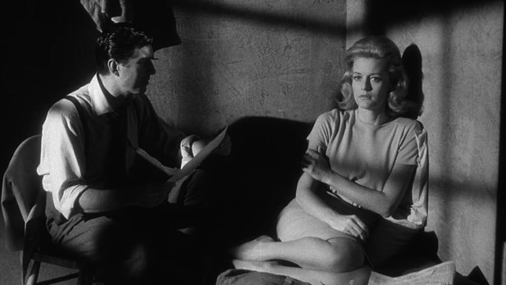 裸のキッスの画像