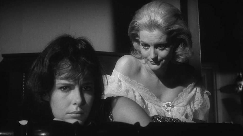 裸のキッスの画像