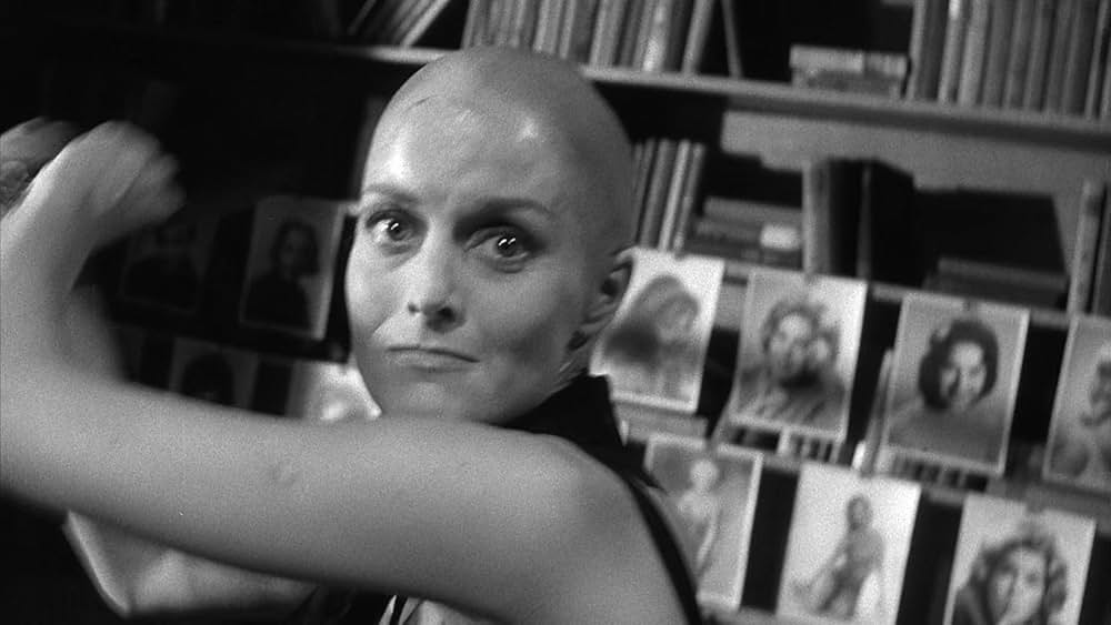 裸のキッスの画像