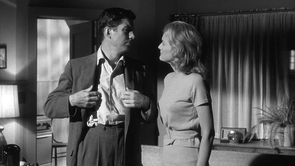 裸のキッスの画像