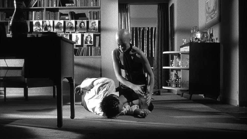 裸のキッスの画像