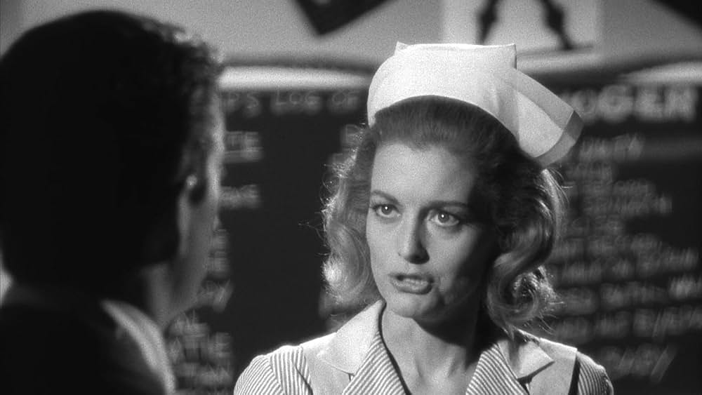 裸のキッスの画像