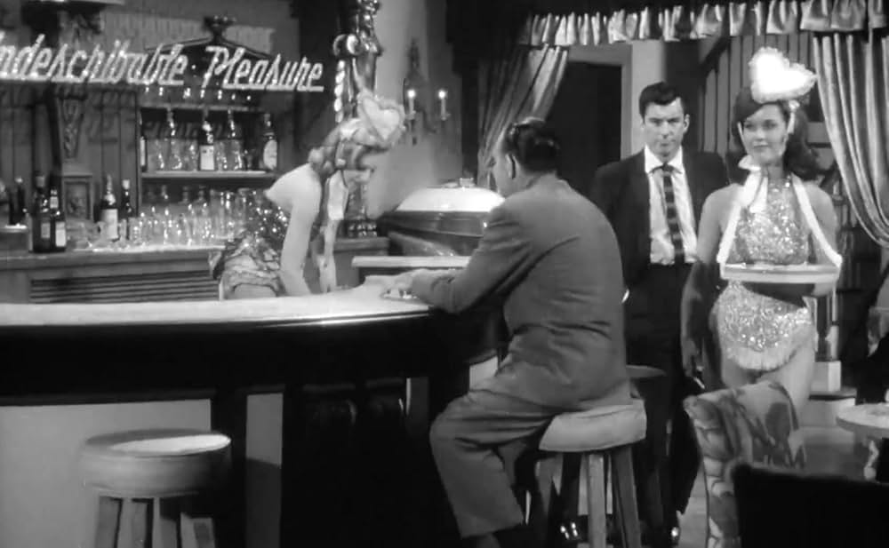 裸のキッスの画像