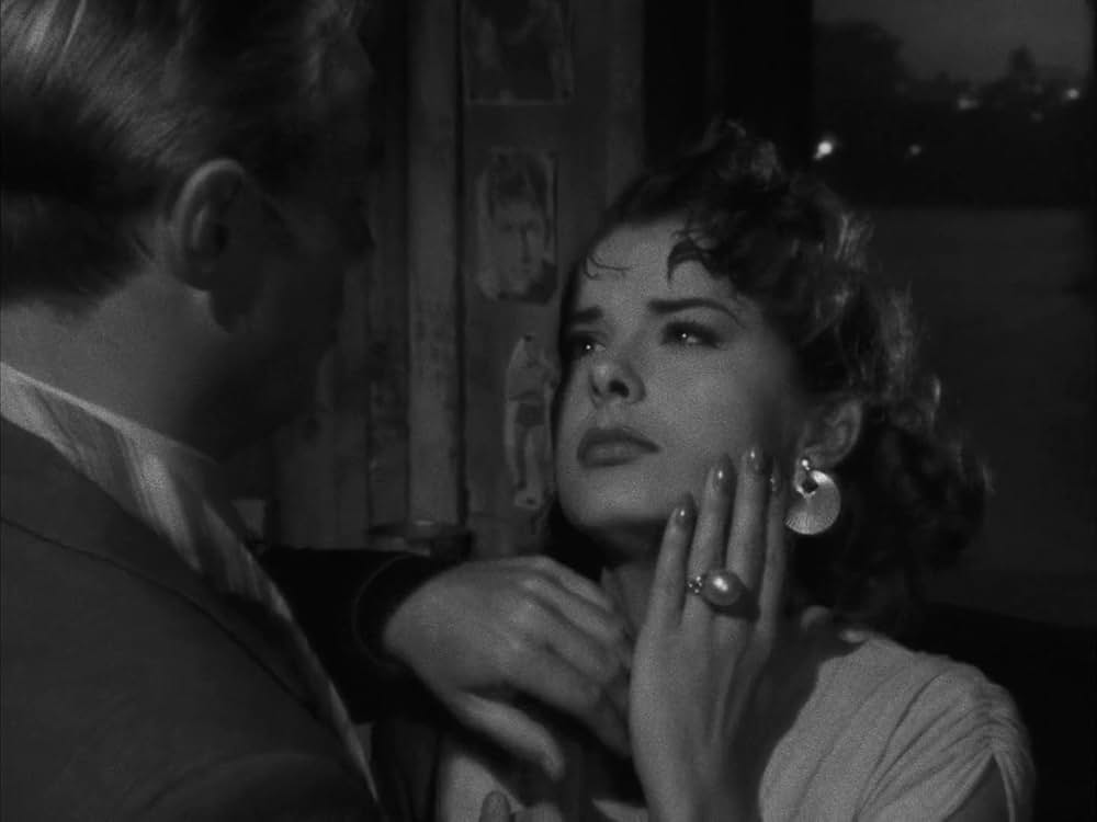 拾った女の画像