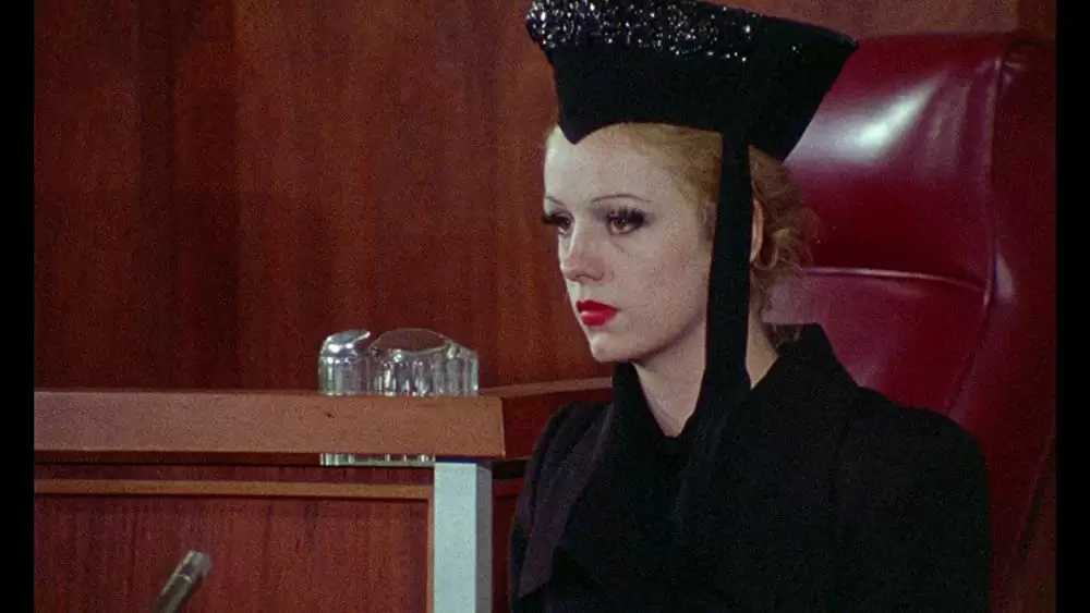 「フィメール・トラブル」メアリー・ビビアン・ピアースの画像