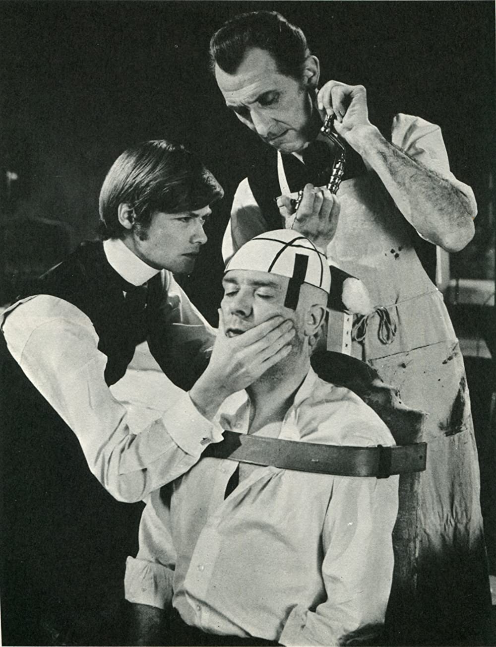 フランケンシュタイン 恐怖の生体実験の画像