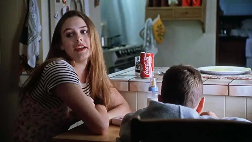 「ベビーシッター」アリシア・シルバーストーンの画像