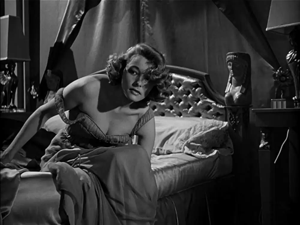 「摩天楼」パトリシア・ニールの画像