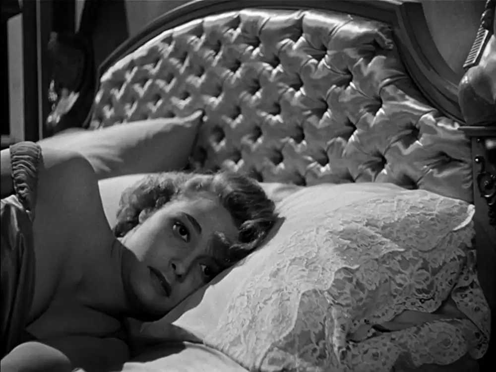 「摩天楼」パトリシア・ニールの画像