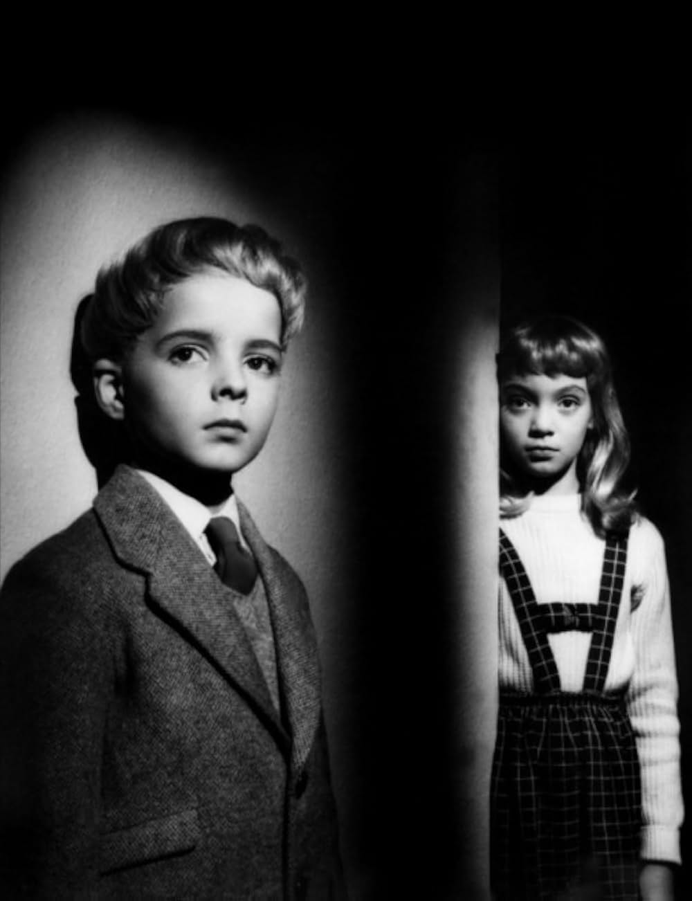 未知空間の恐怖／光る眼の画像