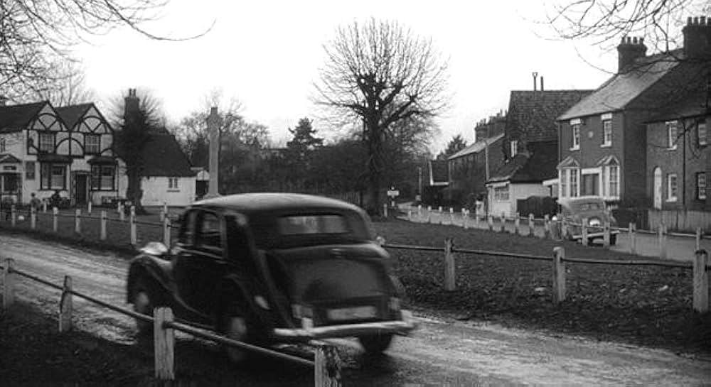 未知空間の恐怖／光る眼の画像