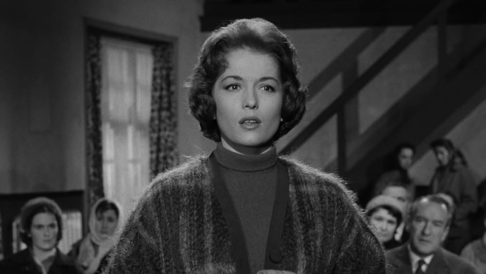 未知空間の恐怖／光る眼の画像