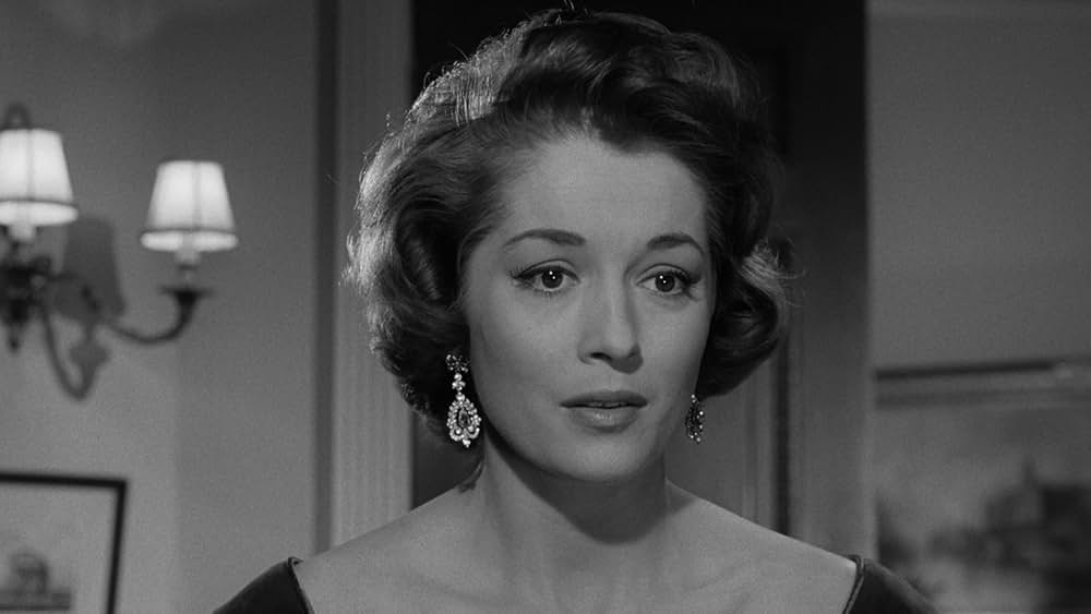 未知空間の恐怖／光る眼の画像