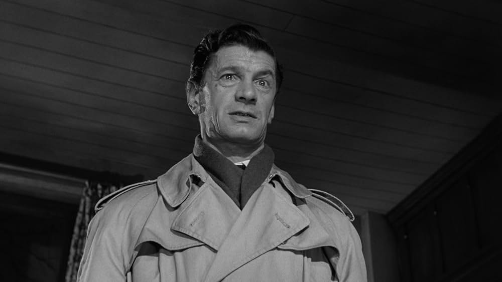 未知空間の恐怖／光る眼の画像